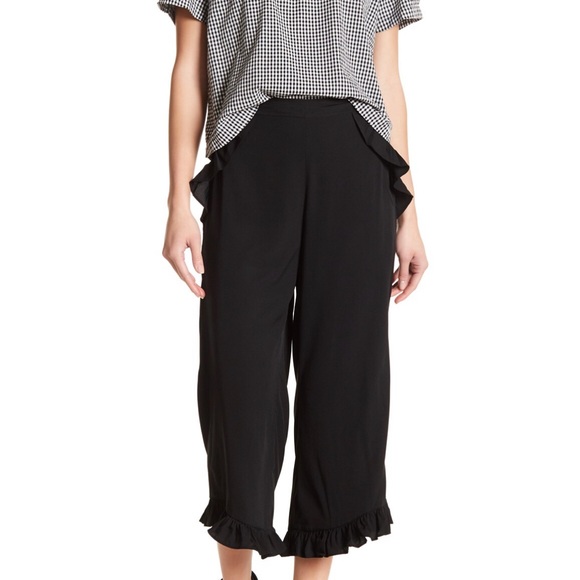 Abound Pants - Cropped Ruffle Hem Pants